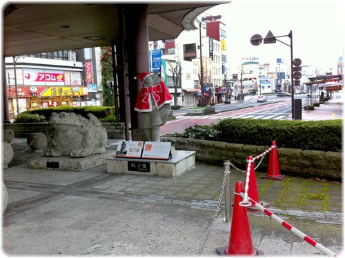 ひばらさんの栃木探訪-ひばらさんの栃木探訪　餃子像